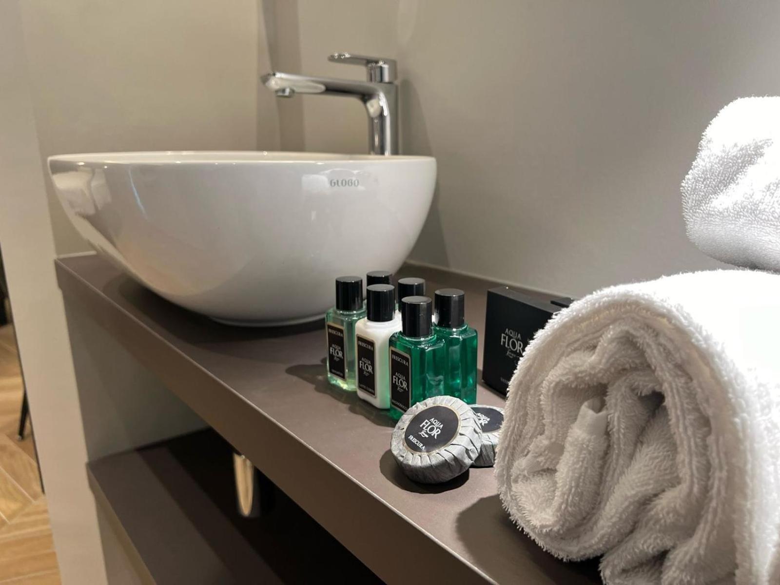 Hotel Rossovino Milano Luaran gambar
