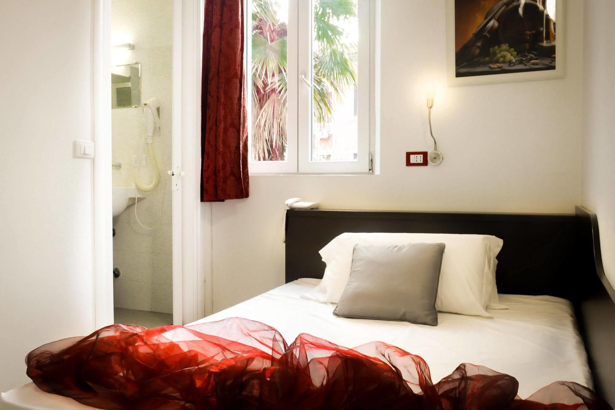 Hotel Rossovino Milano Luaran gambar