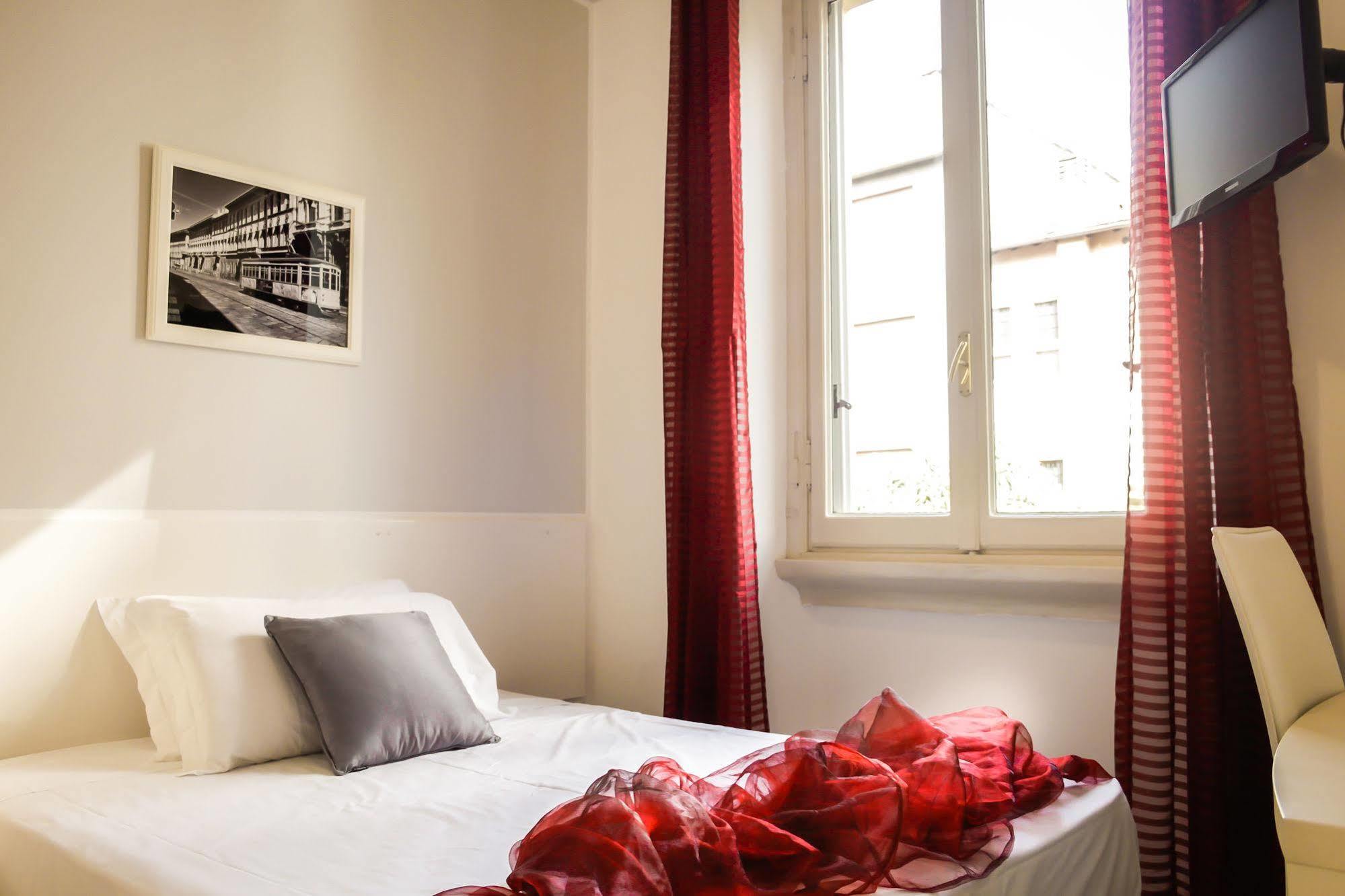 Hotel Rossovino Milano Luaran gambar