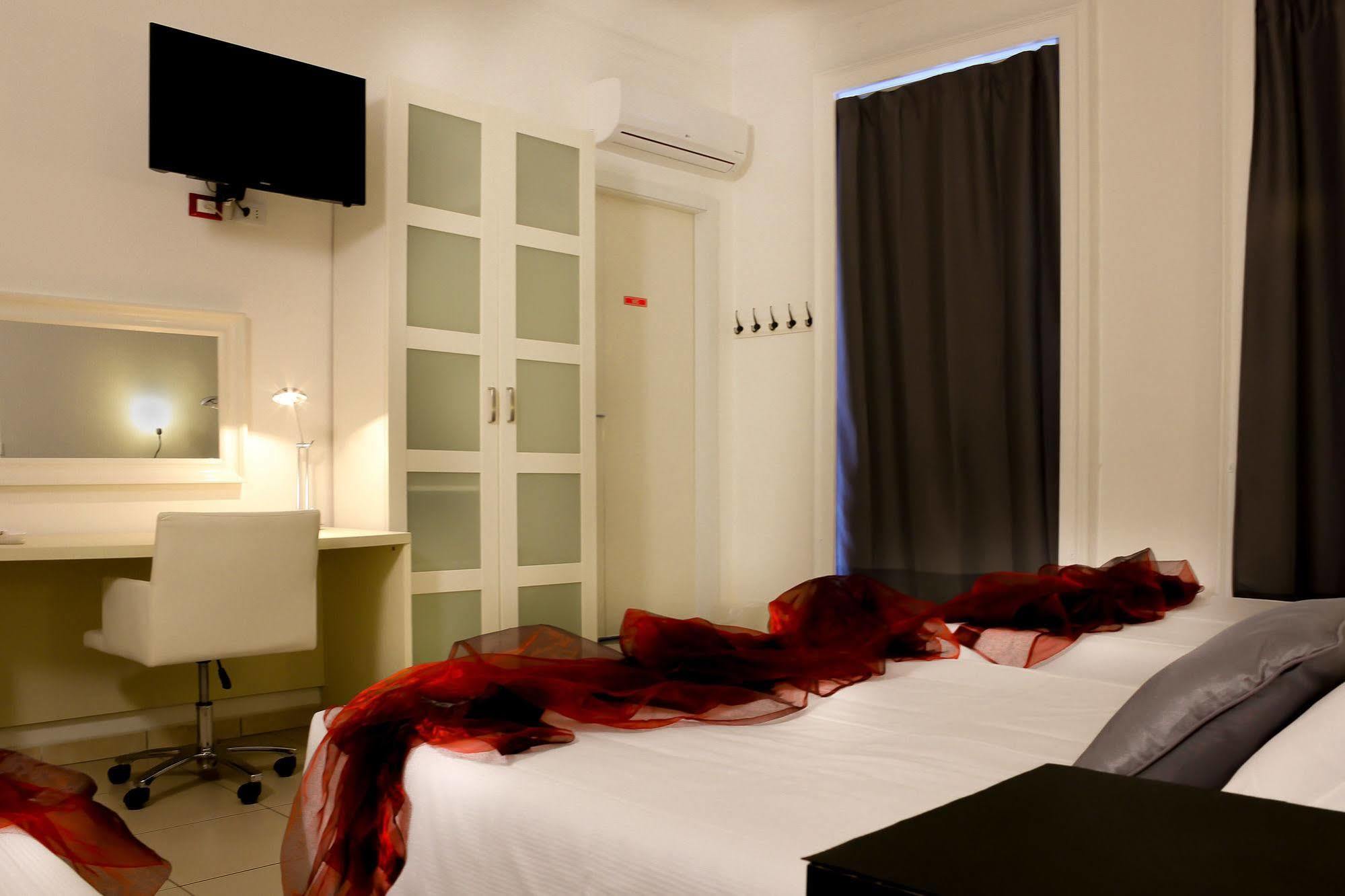 Hotel Rossovino Milano Luaran gambar